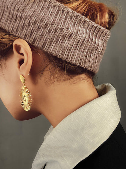 gold earrings